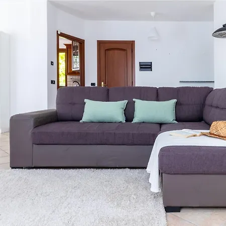 Profumodilago Apartman *