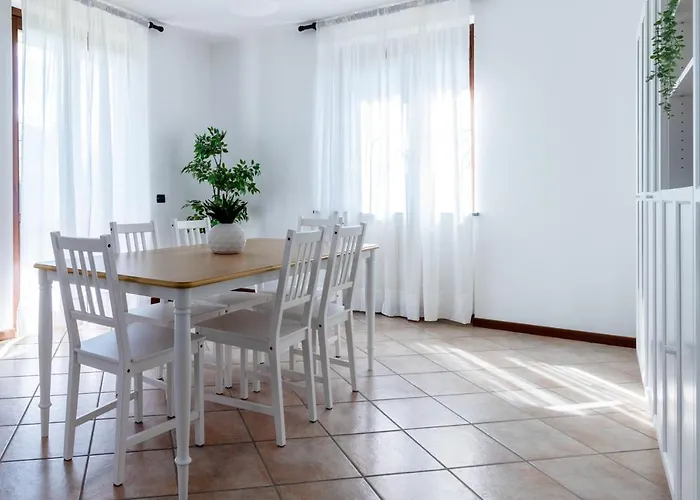 Apartament Profumodilago *